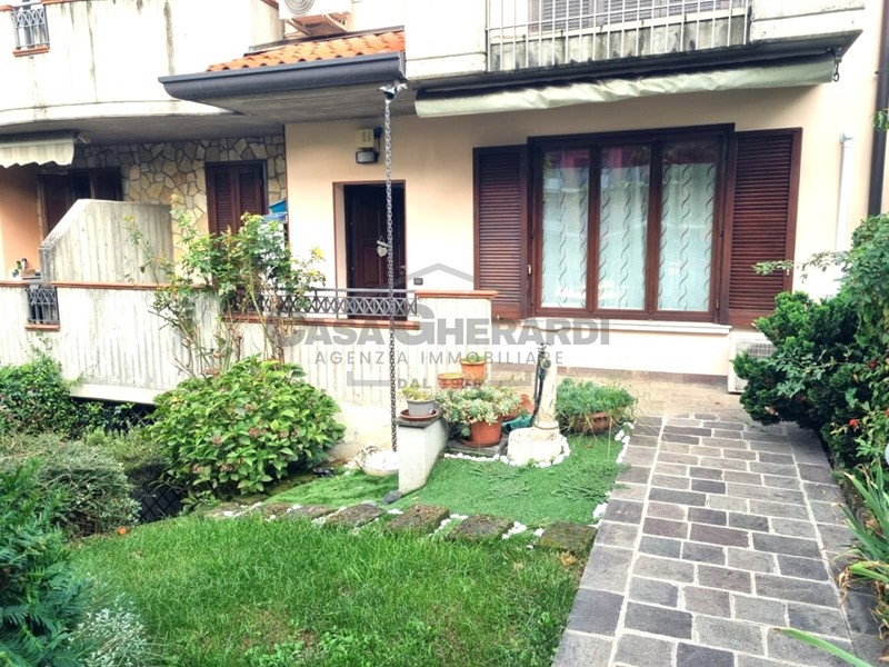 Trilocale in Vendita a Treviolo, 290'000€, 180 m², arredato, con Box