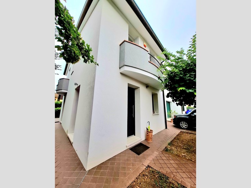 Casa Indipendente in Vendita a Bosaro, 230'000€, 200 m²