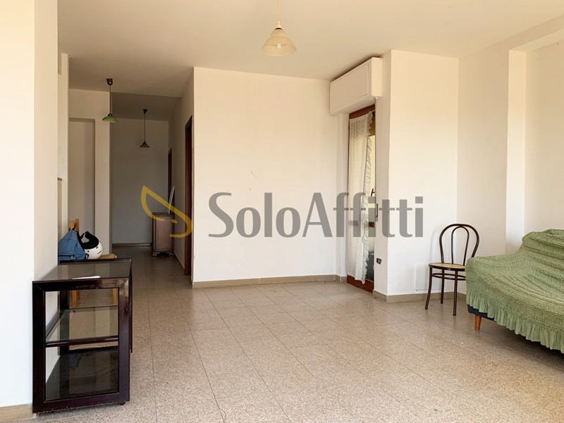 Stanza in Affitto a Catanzaro, zona Stadio - Ospedale, 180&euro;, 130 m², arredato