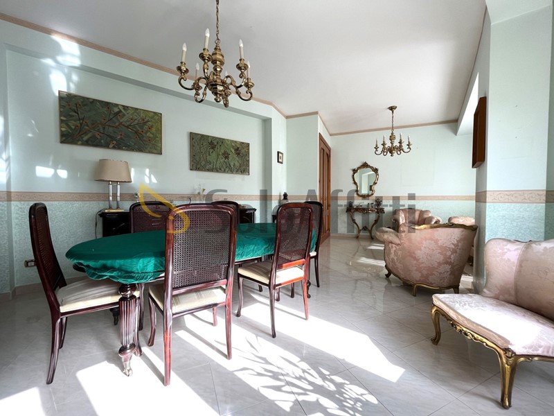 Quadrilocale in Affitto a Catanzaro, zona Centro, 700&euro;, 140 m², arredato