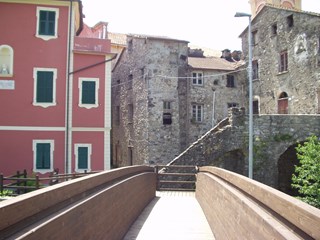 Rustico in Vendita a Varese Ligure, zona San Pietro Vara, 70'000€, 210 m²