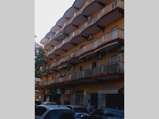 Trilocale in Vendita a Acerra, 135'000€, 100 m²