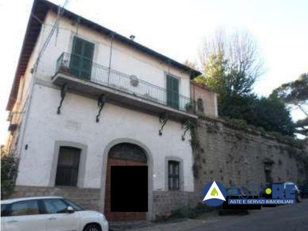 Quadrilocale in Vendita a Ronciglione, 33'296€, 160 m²