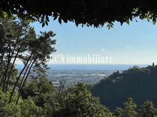 Villa in Vendita a Pietrasanta, 420'000€, 75 m²