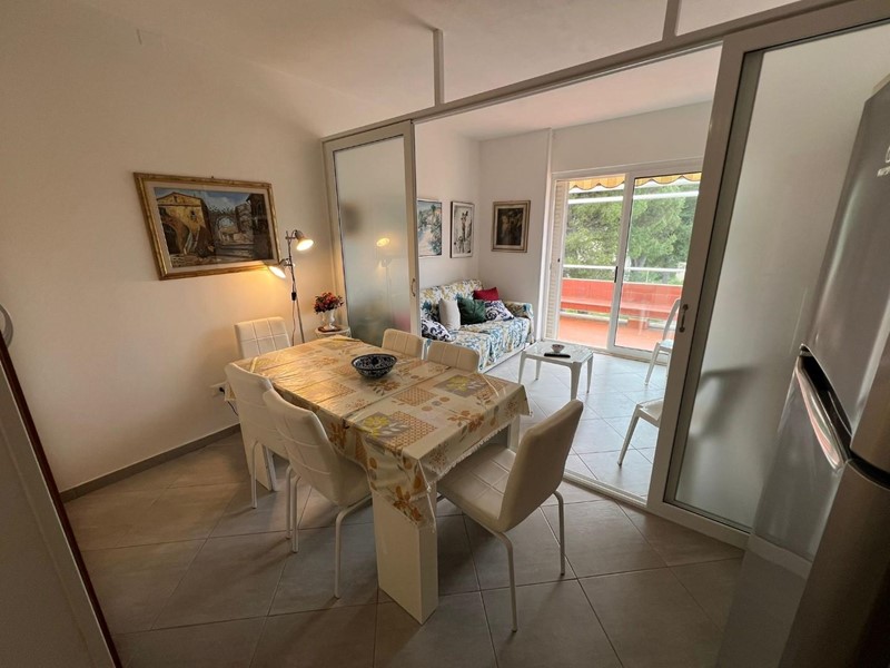 Bilocale in Vendita a Bibbona, zona Marina di Bibbona, 165'000€, 45 m², arredato