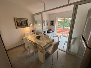 Bilocale in Vendita a Bibbona, zona Marina di Bibbona, 165'000€, 45 m², arredato