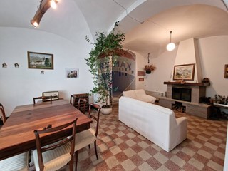 Quadrilocale in Vendita a Barrea, 250'000&euro;, 160 m²