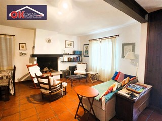 Casa Indipendente in Vendita a Pastrengo, 450'000€, 245 m²