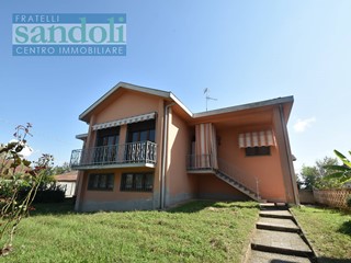Casa Indipendente in Vendita a Palestro, 160'000€, 200 m²