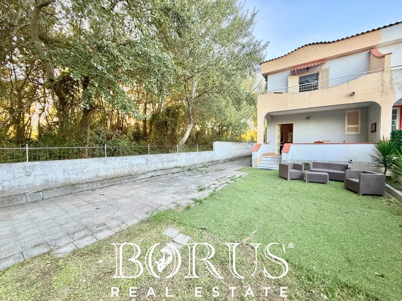 Villetta a schiera in Vendita a Castel Volturno, 130'000€, 300 m²