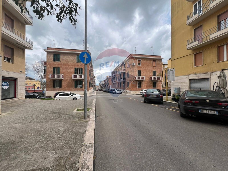 Immobile commerciale in Vendita a Matera, 70'000€, 25 m²