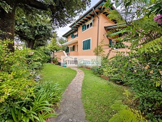 Villetta a schiera in Vendita a Pietrasanta, 780'000€, 160 m²