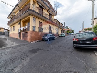 Casa Semi Indipendente in Vendita a Mascalucia, 169'000€, 124 m²
