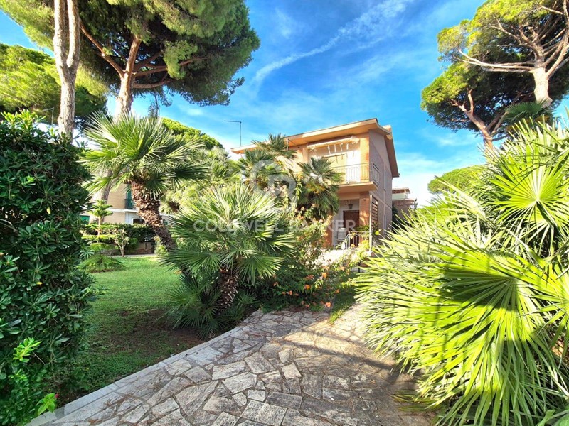 Villa in Vendita a Tarquinia, 390'000€, 150 m²