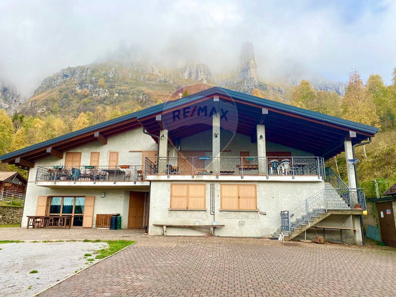 Rustico in Vendita a Ballabio, 700'000€, 919 m²