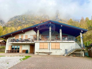 Rustico in Vendita a Ballabio, 700'000€, 919 m²