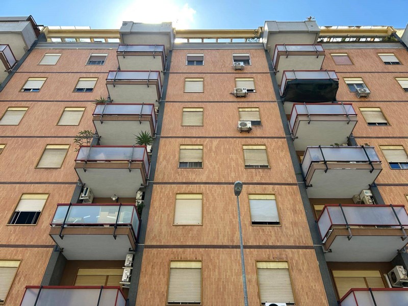 Appartamento in Affitto a Palermo, 820€, 135 m²
