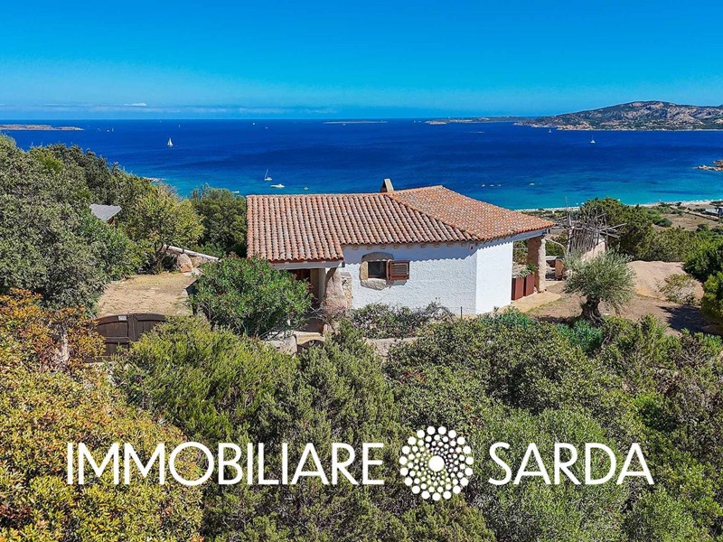 Villa in Vendita a Arzachena, 1'900'000€, 181 m²