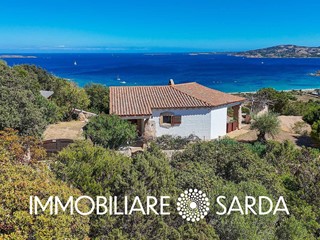 Villa in Vendita a Arzachena, 1'900'000€, 181 m²