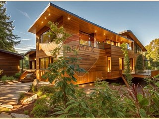 Rustico in Vendita a Carsoli, 50'000€, 296 m²