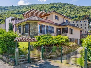 Villa in Vendita a Albosaggia, 349'000€, 363 m²