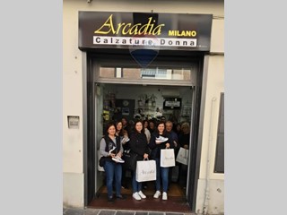 Attività commerciale in Vendita a Seregno, 12'000€, 70 m²