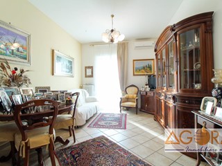 Appartamento in Vendita a Tortona, 80'000€, 101 m²