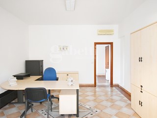 Ufficio in Vendita a Olbia, 95'000€, 54 m², arredato