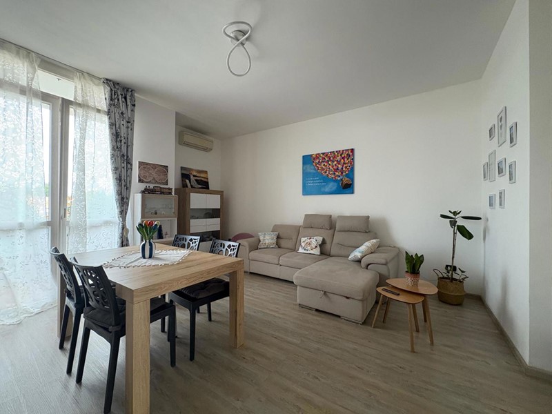 Trilocale in Vendita a Magenta, 169'000€, 100 m²