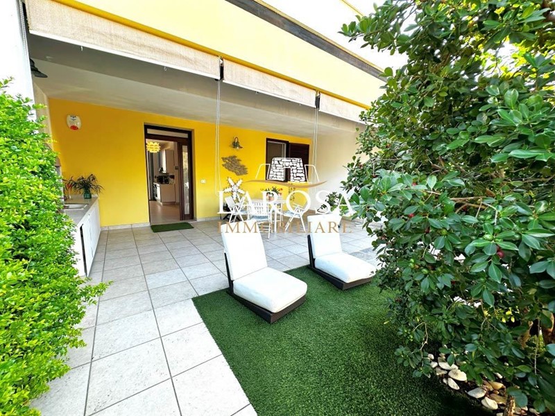 Casa Indipendente in Vendita a Melendugno, zona Torre Specchia, 175'000€, 73 m², arredato