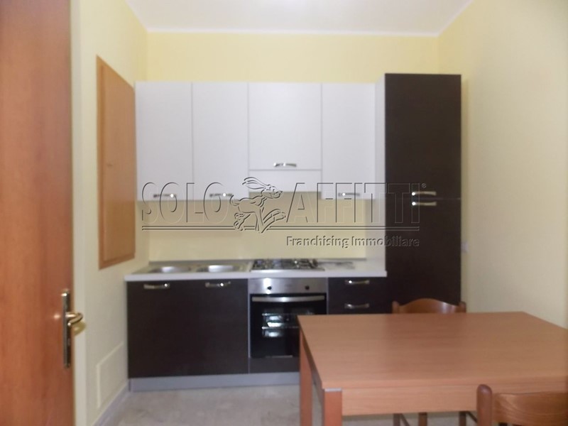 Stanza in Affitto a Catanzaro, zona Lido Corso, 350&euro;, 90 m², arredato