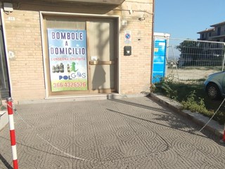 Negozio in Vendita a Montegiorgio, zona via ugolino, 17'000€, 40 m²