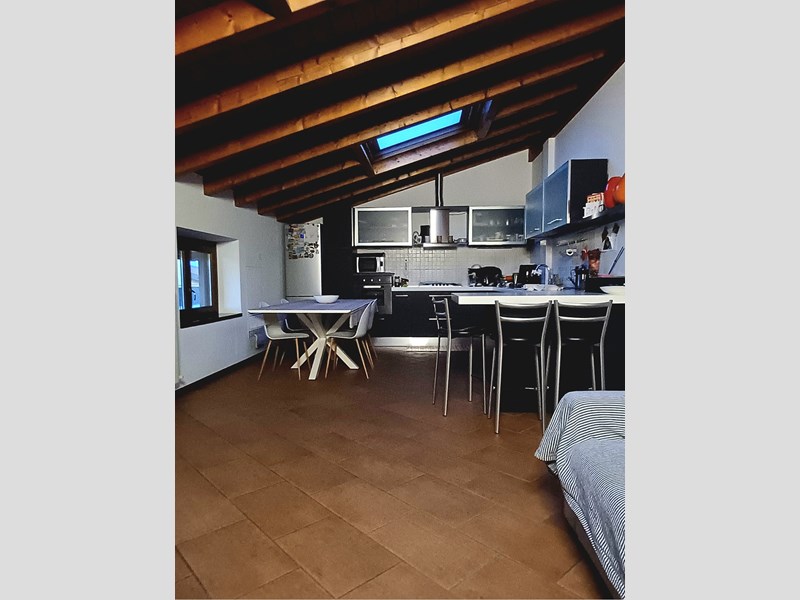 Trilocale in Vendita a Cislago, zona MASSINA, 155'000€, 84 m²