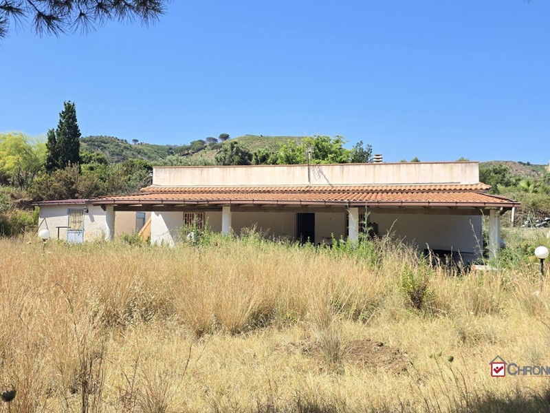 Villa in Vendita a Messina, 185'000€, 130 m²