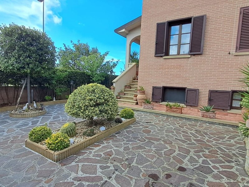 Casa Indipendente in Vendita a Cecina, 440'000€, 110 m², arredato
