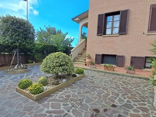 Casa Indipendente in Vendita a Cecina, 440'000€, 110 m², arredato