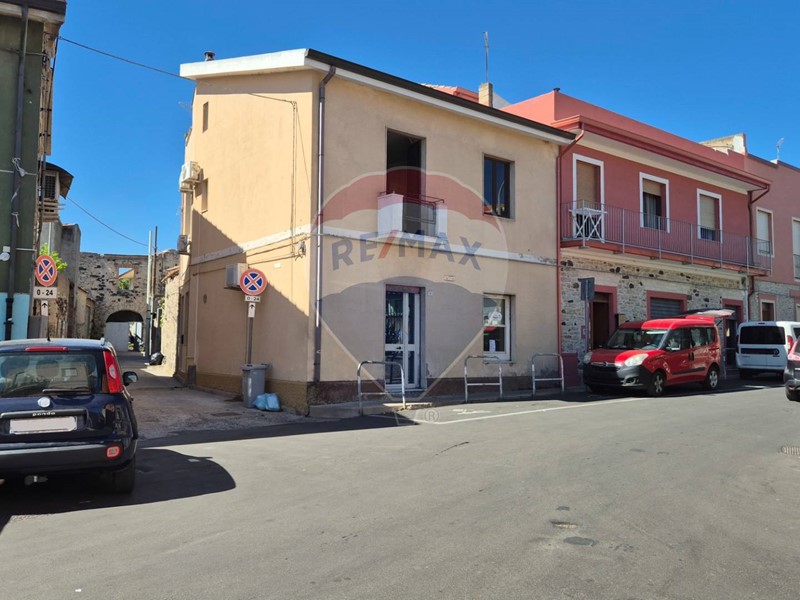 Casa Indipendente in Vendita a Mogoro, 135'000€, 140 m²