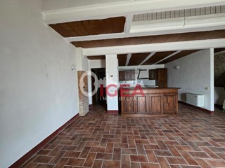 Quadrilocale in Vendita a Monteroni d'Arbia, zona Monsindoli, 177'000€, 109 m²