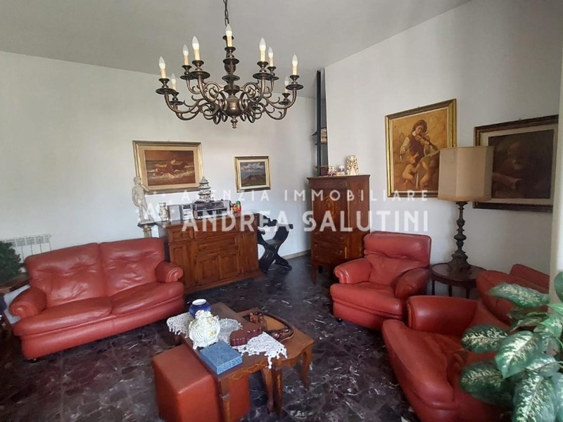 Appartamento in Vendita a Pontedera, 170'000€, 105 m², arredato, con Box