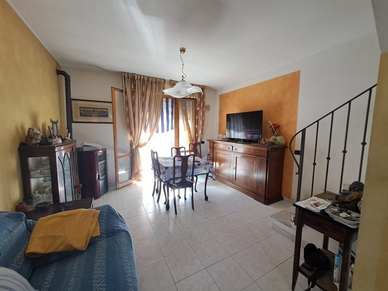 Casa Semi Indipendente in Vendita a Massa, zona Marina di Massa, 215'000&euro;, 70 m², con Box