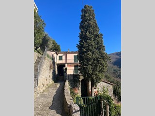 Casa Indipendente in Vendita a Bagni di Lucca, zona Astracaccio, 110'000€, 116 m²