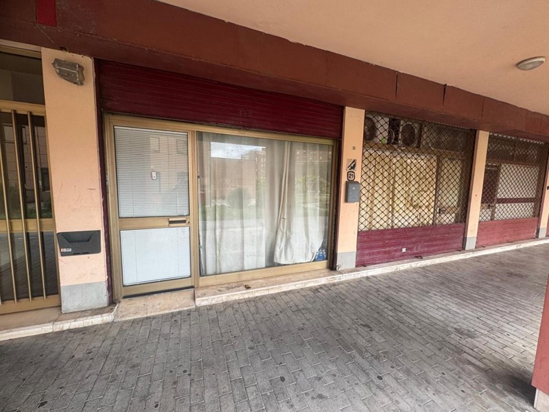 Immobile commerciale in Vendita a Pontedera, 79'000€, 105 m²