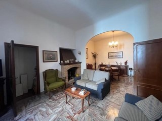 Quadrilocale in Affitto a Siena, 900€, 100 m², arredato