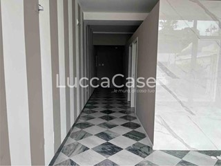 Immobile commerciale in Affitto a Lucca, zona San Marco, 1'100€, 74 m²