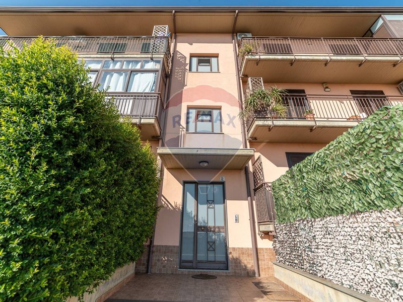 Trilocale in Vendita a Aci Catena, 120'000€, 100 m²