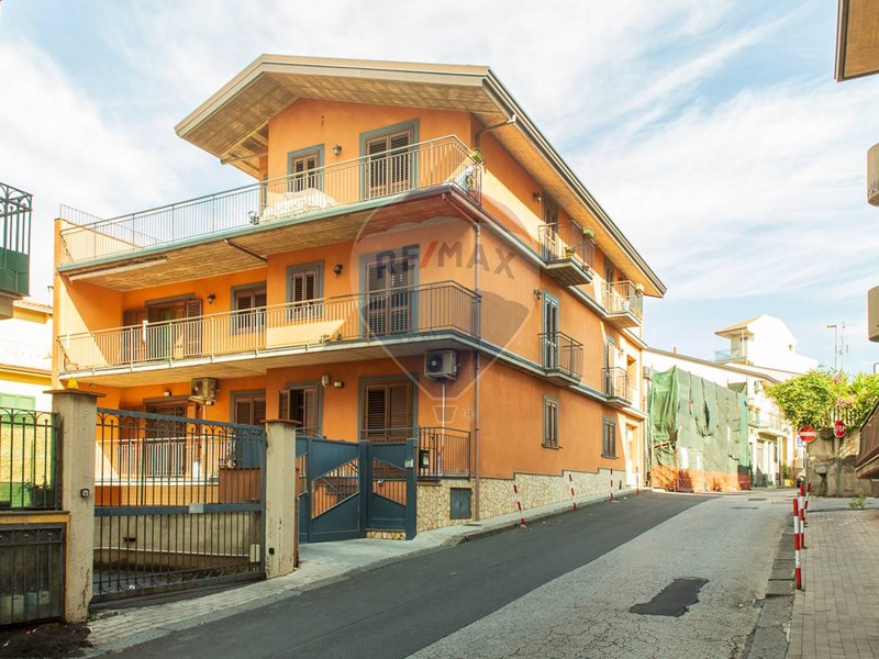 Casa Semi Indipendente in Vendita a Belpasso, 189'000€, 122 m²