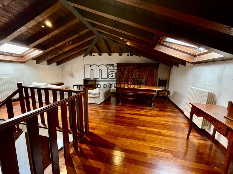 Attico in Vendita a Treviso, 380'000€, 260 m²