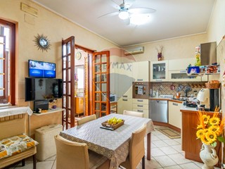 Villa in Vendita a Valverde, 128'000€, 160 m²