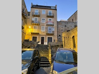 Casa Indipendente in Vendita a Piazza Armerina, 200'000€, 355 m²