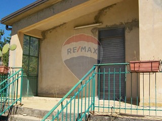 Villa in Vendita a Piazza Armerina, 50'000€, 100 m²